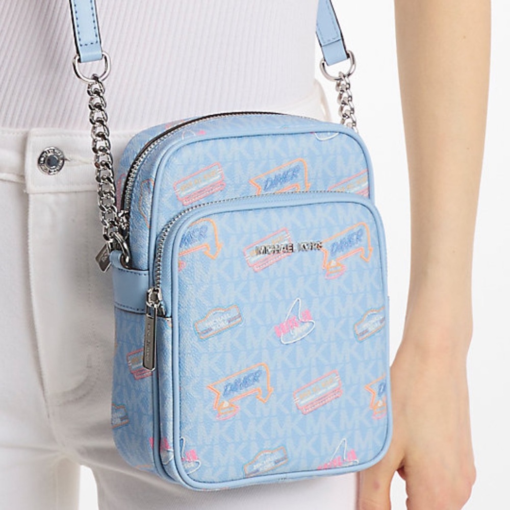 MICHAEL KORS
J Set Md Printed Signature Logo Crossbody NS CHAIN XBODY Flight
NWT - Picture 4 of 16